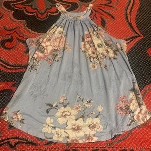 It is a size large from the brand Iris.